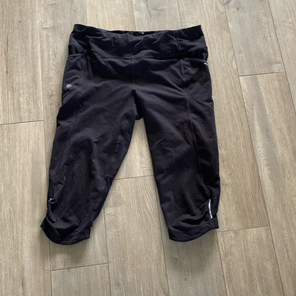 ATHLETA bike short crop Capri short gym run L